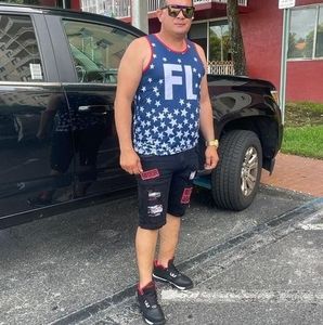 Meet your Posher, Noel